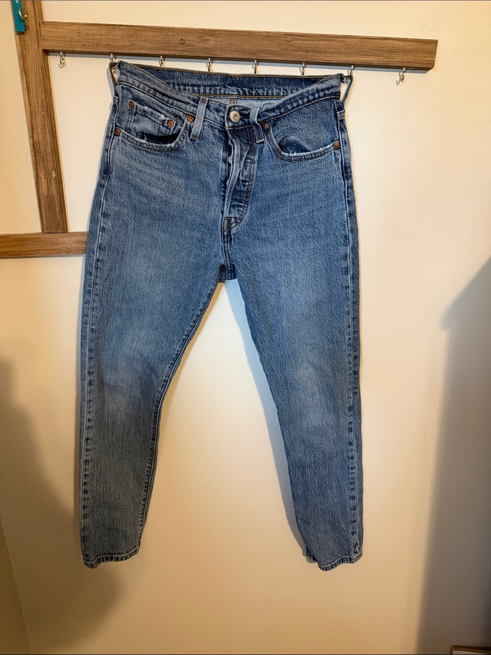 Levi's Women's Straight Leg Jeans in Light Blue Wash